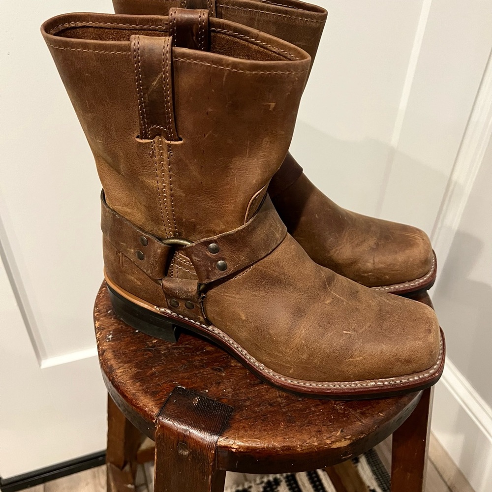 Men’s Handcrafted Frye Boots Size 9.5 Excellent!